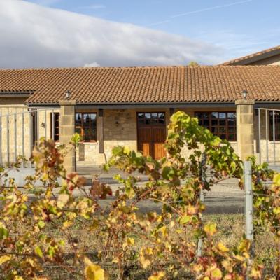 solar_de_ayala_fachada_principal_bodega_01