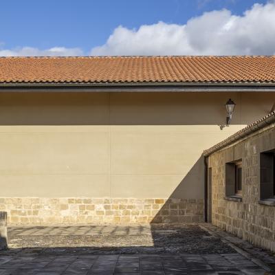 solar_de_ayala_fachada_exterior_lateral_bodega