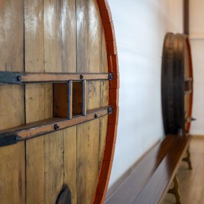 solar_de_ayala_fudres_roble_antiguos_bodega